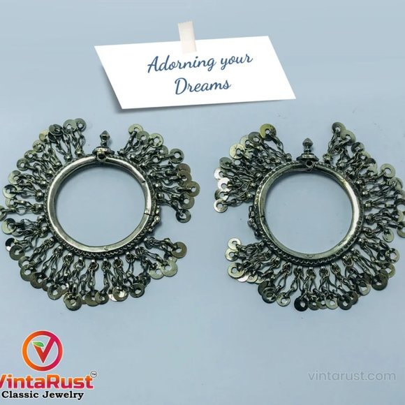 Single Vintage Kuchi Bangle Bracelet: Afghan Tribal Jewelry with Tassels - Picture 4 of 13